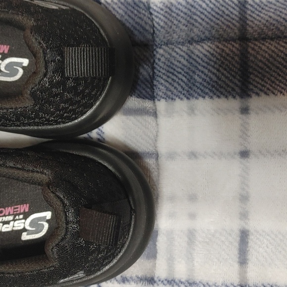 Sketchers memory foam shoes size 6.5 - Picture 6 of 6
